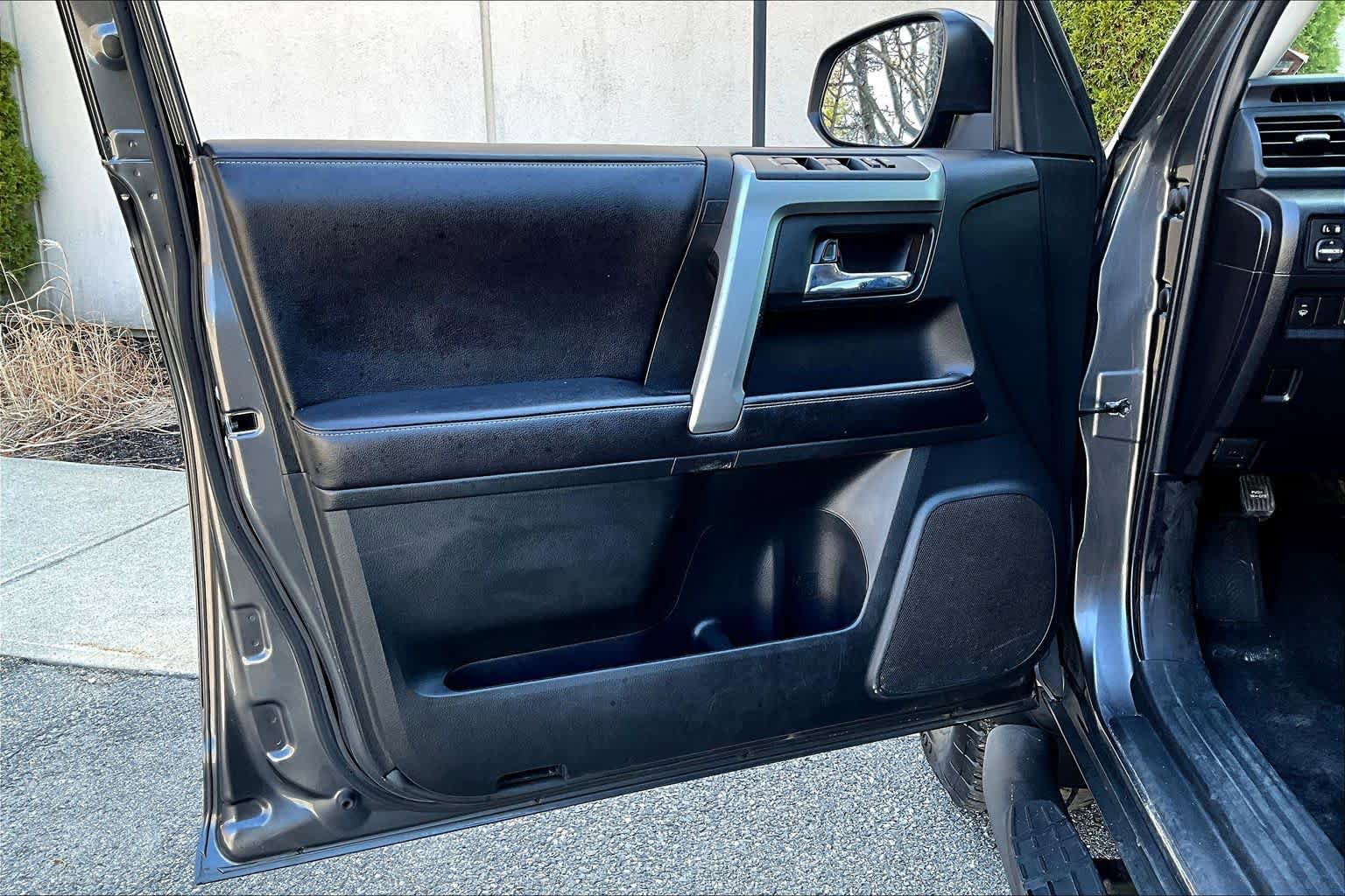 Used 2016 Toyota 4Runner SR5 image 22