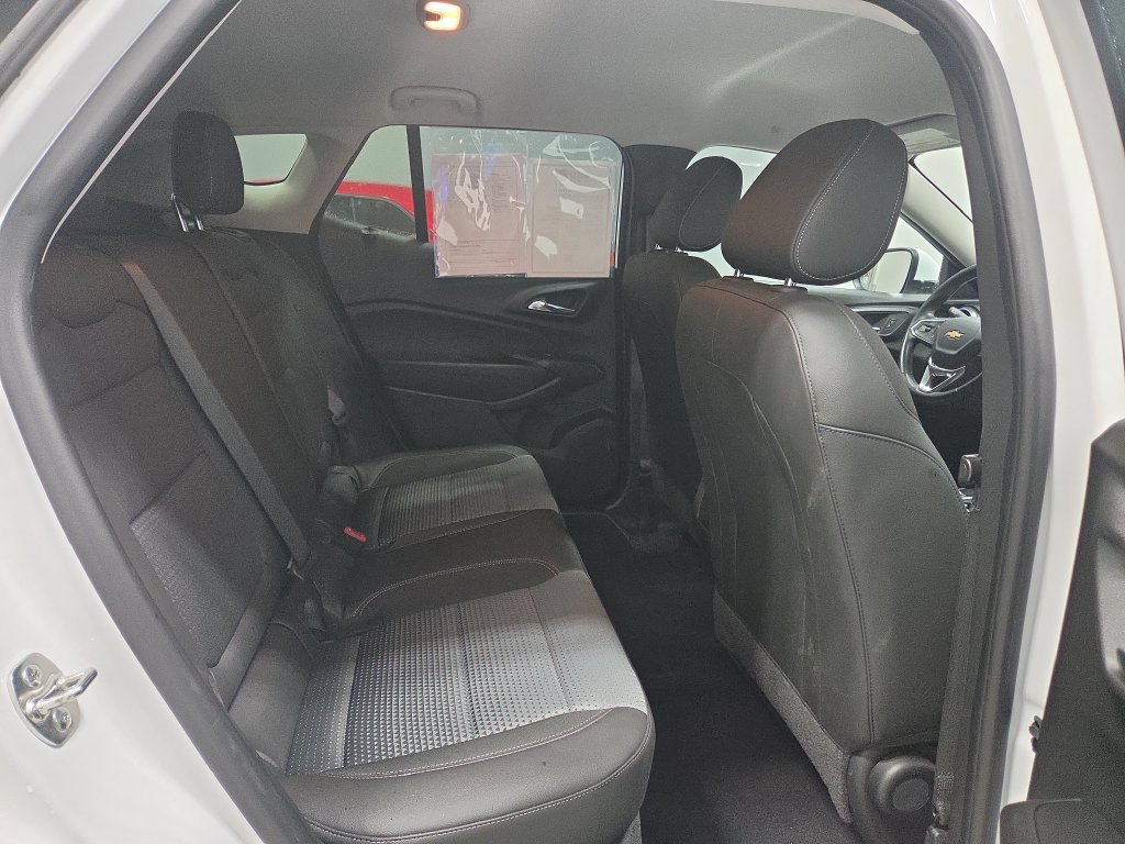 Used 2025 Chevrolet Trax LT w/ LT Convenience Package FWD image 15