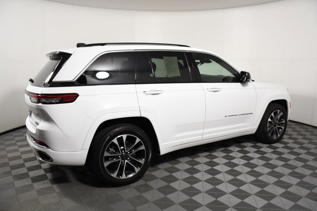 Used 2023 Jeep Grand Cherokee Overland image 7