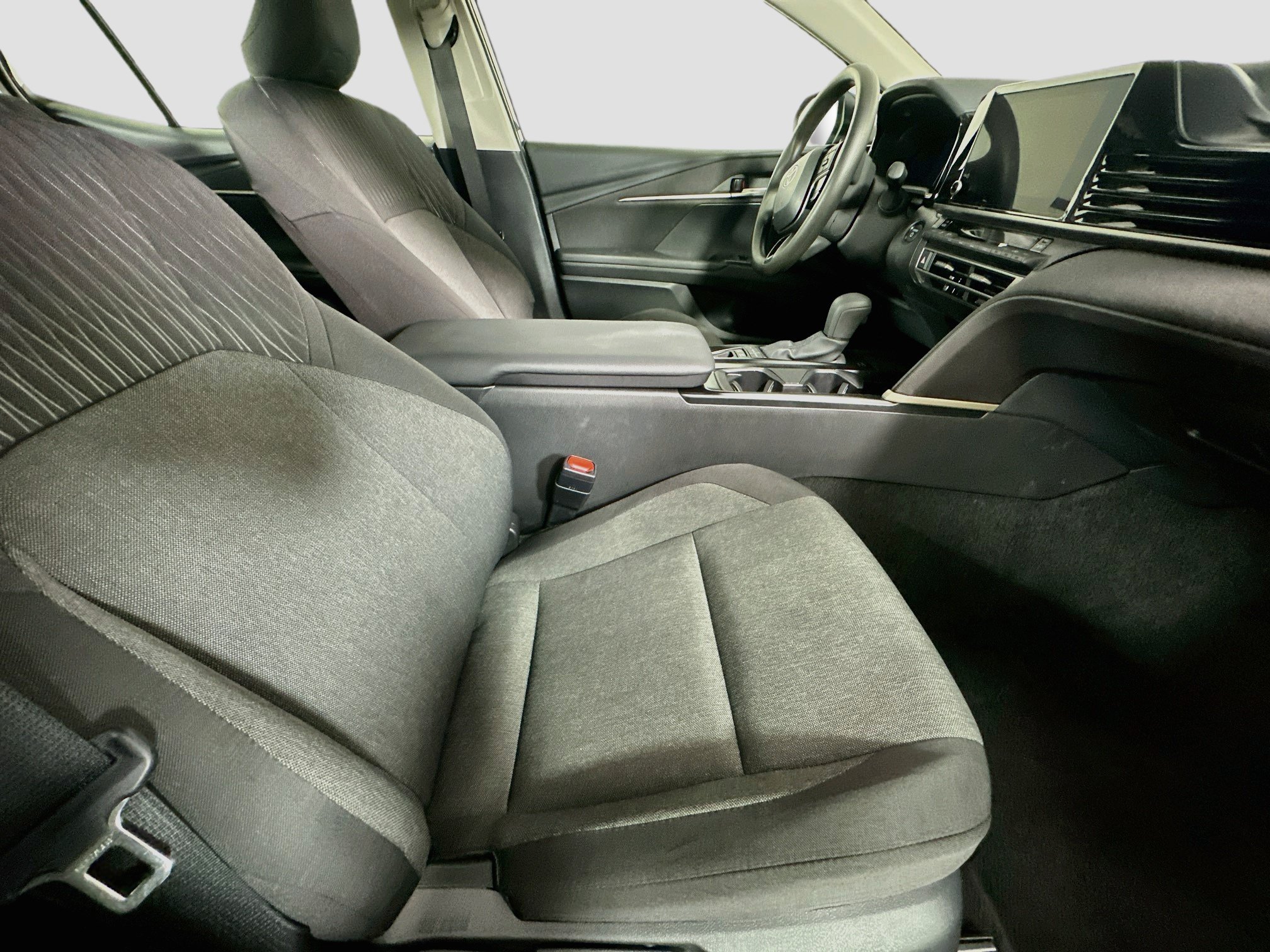 Used 2026 Toyota Camry LE FWD image 29
