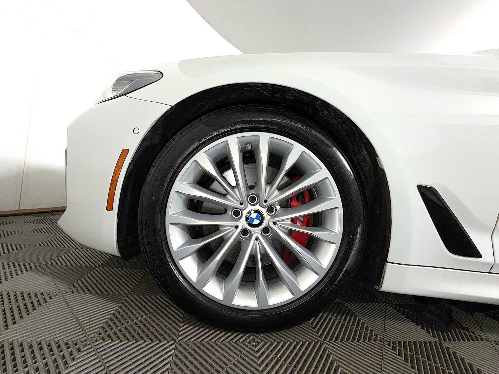 Used 2023 BMW 530i xDrive w/ M Sport Package AWD/4WD image 8
