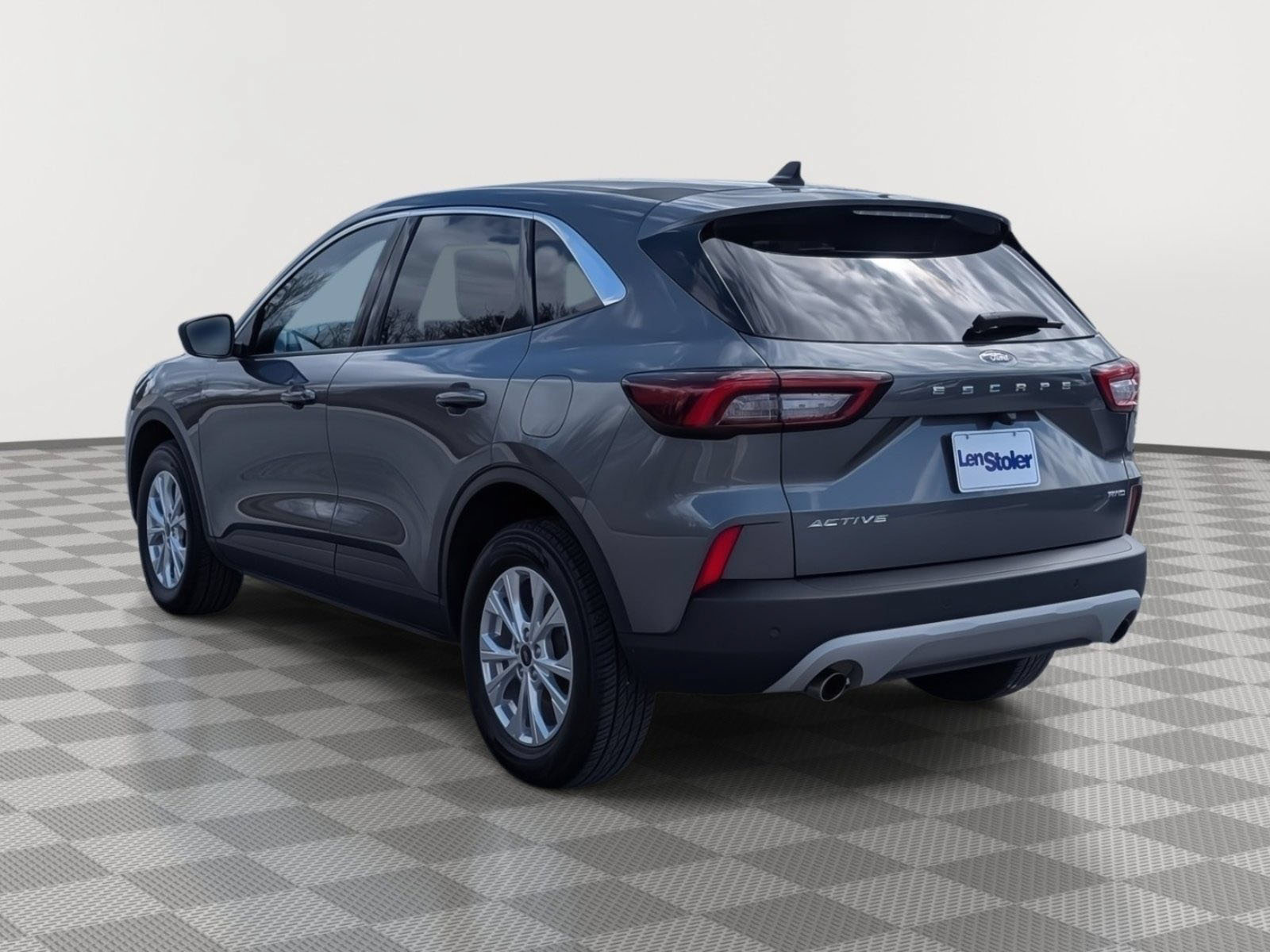 Used 2023 Ford Escape Active w/ Tech Pack #1 AWD/4WD image 3
