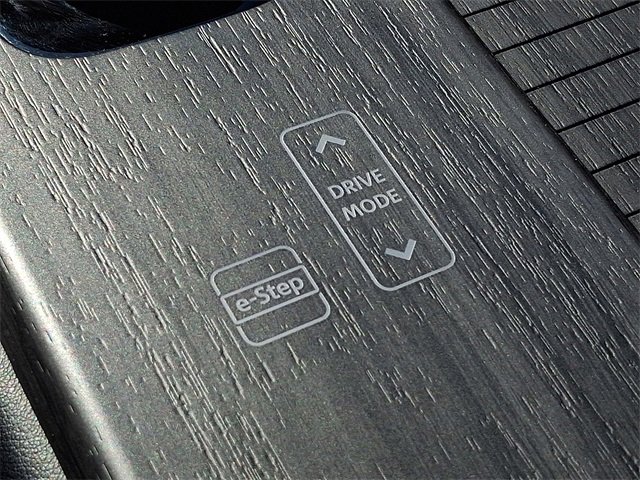 Used 2024 Nissan Ariya FWD image 25