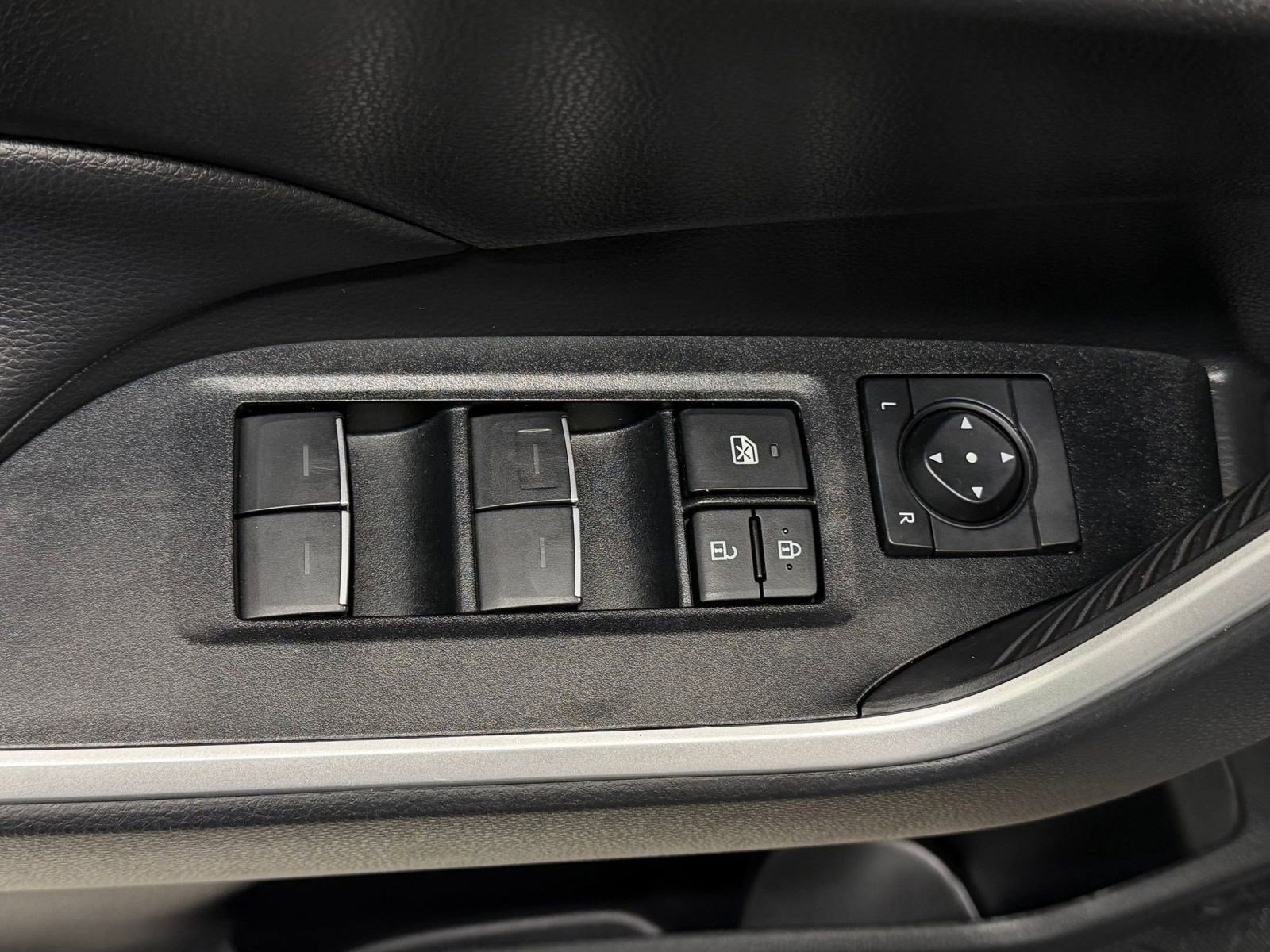 Used 2025 Toyota RAV4 XLE image 18