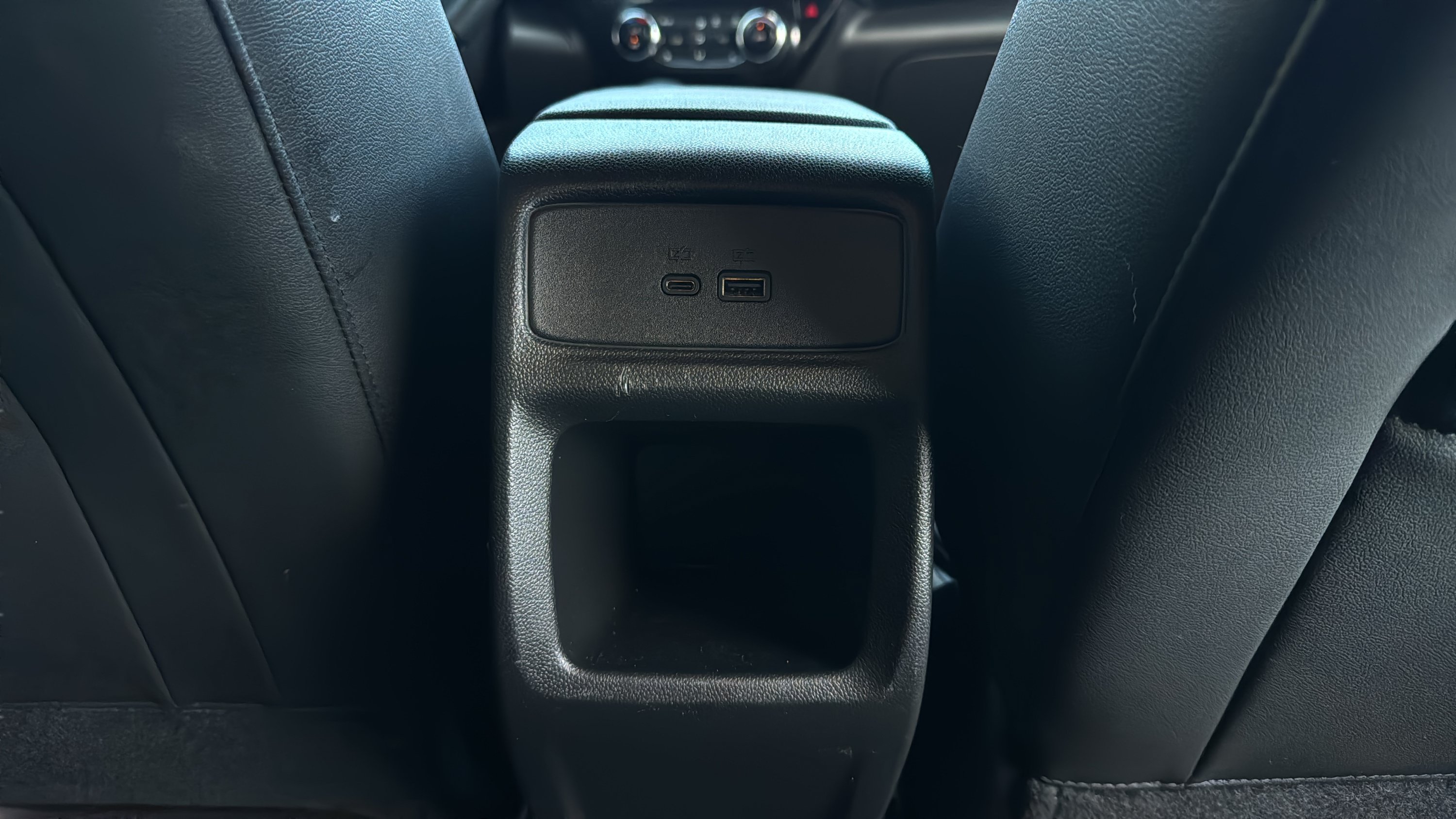 Used 2024 Chevrolet Trax RS w/ Sunroof Package FWD image 29