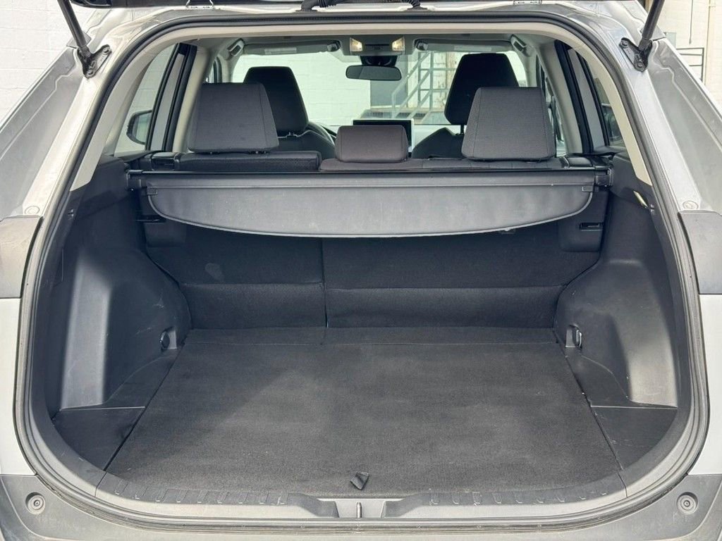 Used 2025 Toyota RAV4 XLE image 4