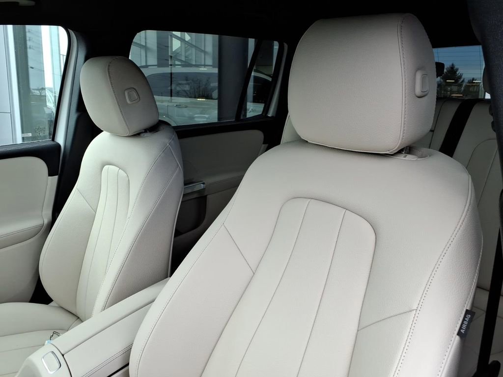 New 2026 Mercedes-Benz GLB 250 4MATIC image 13