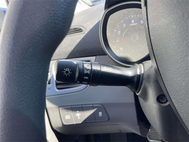 Used 2016 Hyundai Elantra SE image 24