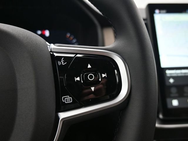 New 2026 Volvo XC90 B6 Plus w/ Protection Package Premier image 25