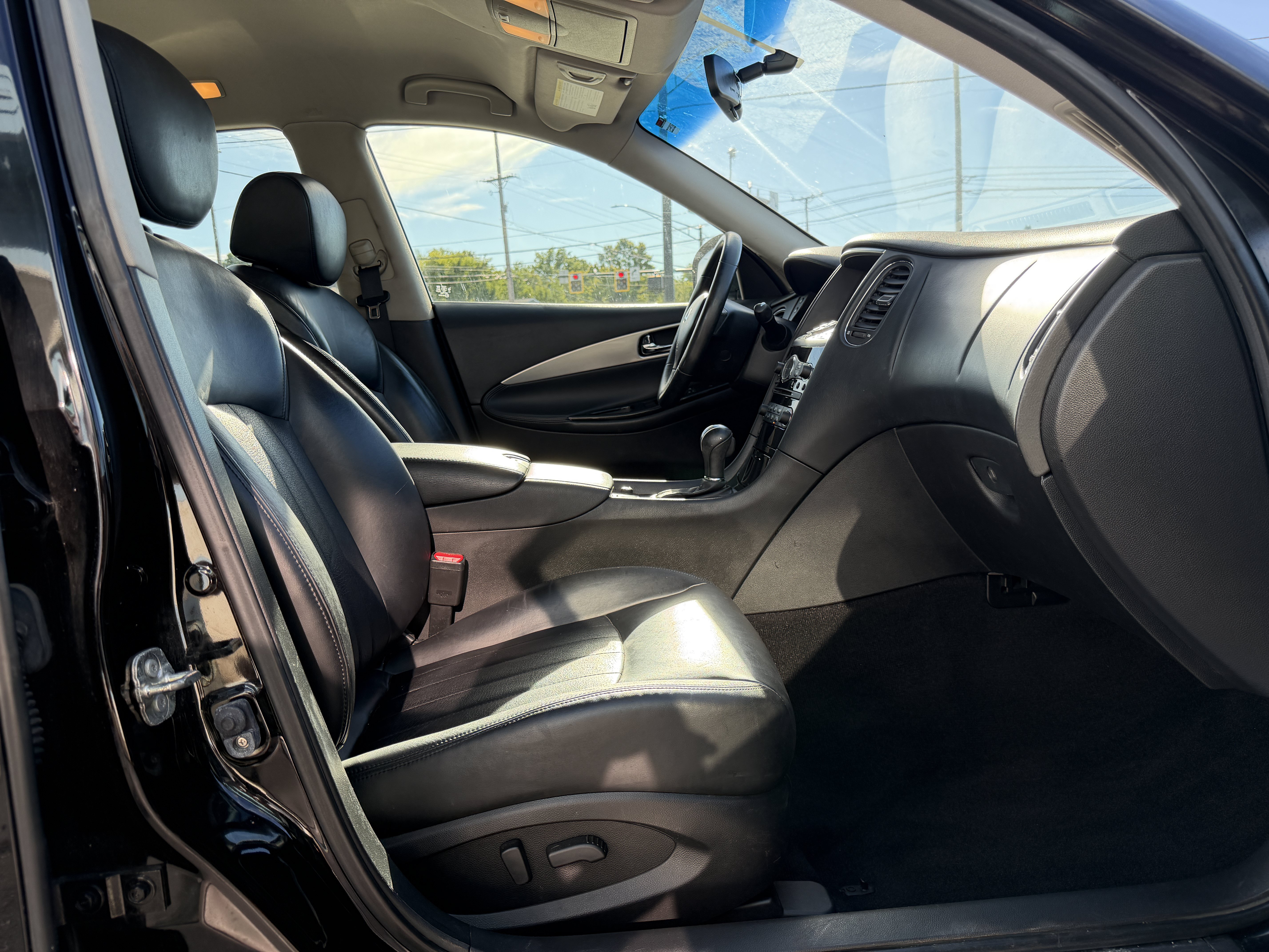 Used 2015 INFINITI QX50 AWD image 12