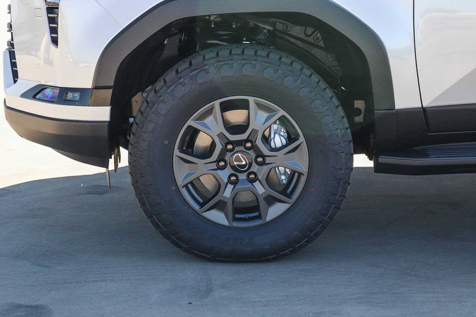 New 2026 Lexus GX 550 AWD/4WD image 11