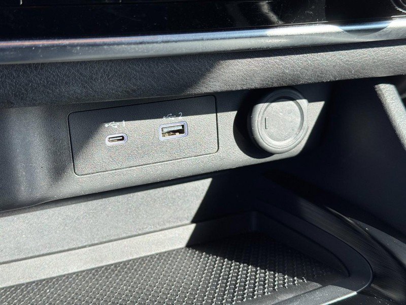 Used 2023 Nissan Rogue S image 21
