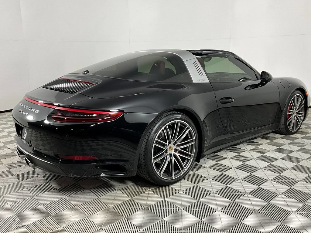 Used 2019 Porsche 911 Targa 4 AWD/4WD image 4