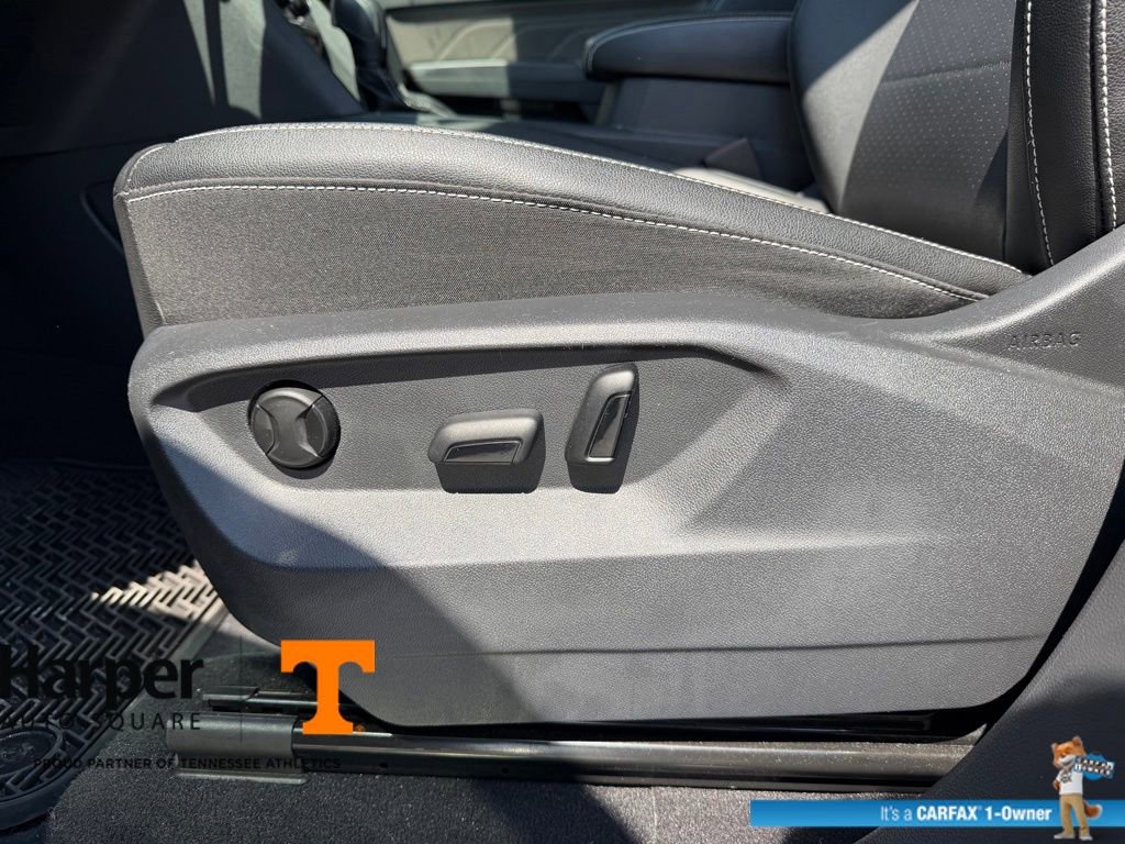Used 2023 Volkswagen Atlas SE w/ Black Wheel Package FWD image 19