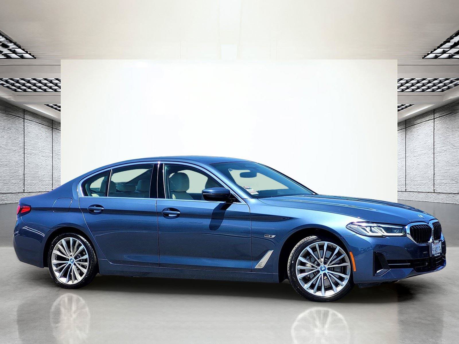 Certified 2023 BMW 530e xDrive w/ Premium Package AWD/4WD image 5