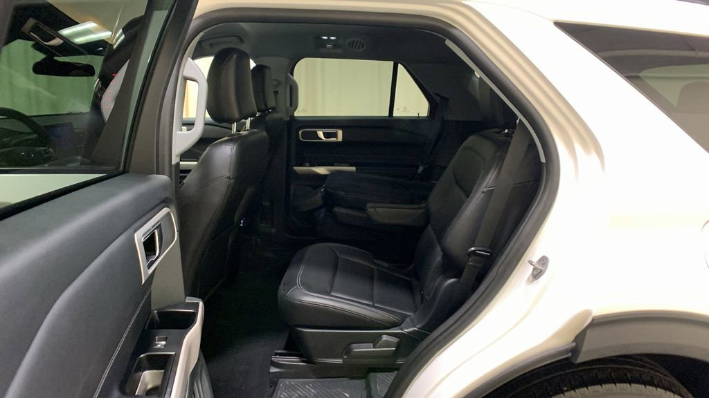 Used 2023 Ford Explorer XLT w/ Equipment Group 202A image 24