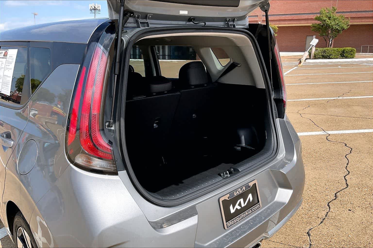 Certified 2024 Kia Soul GT-Line FWD image 17