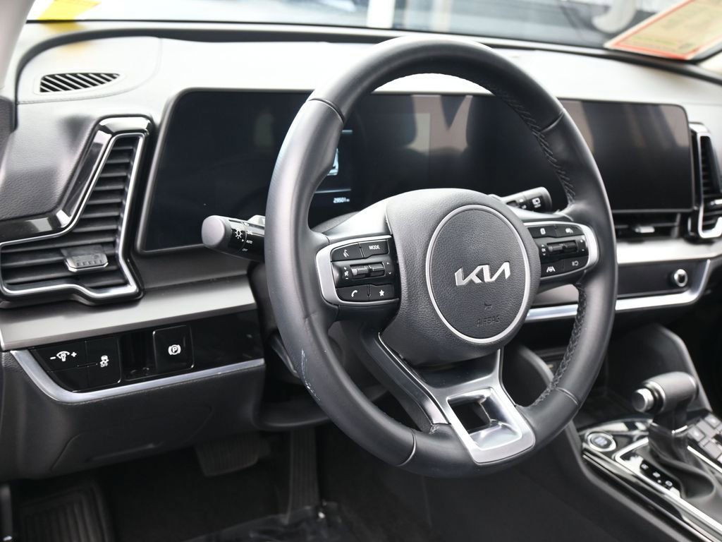 Used 2024 Kia Sportage EX image 15