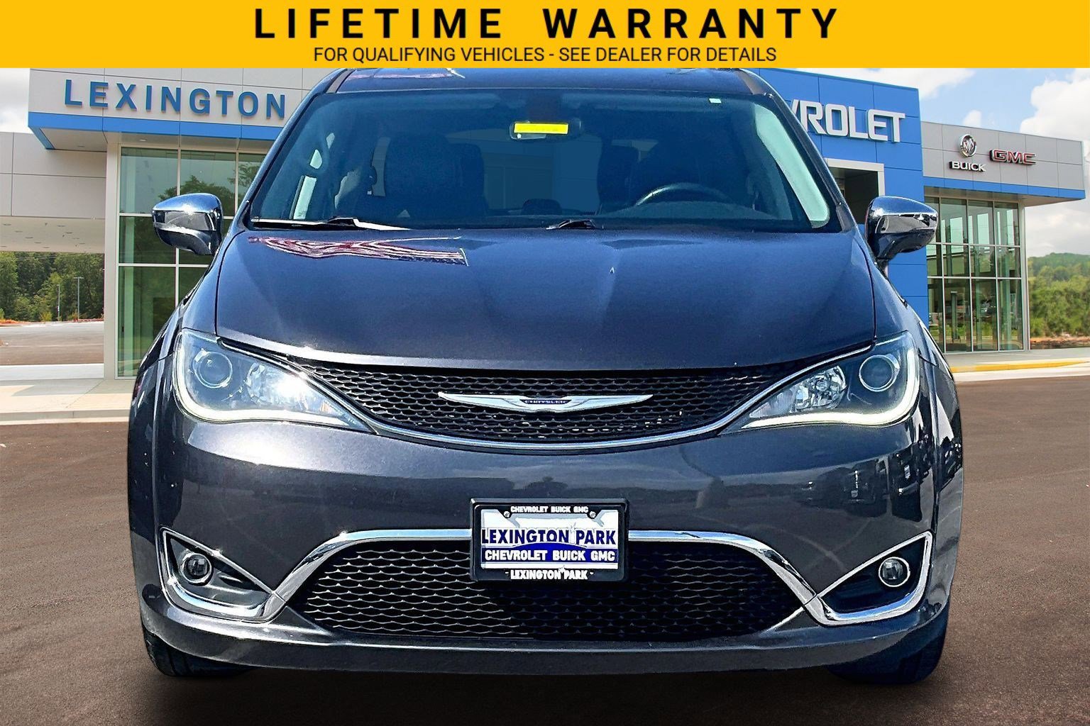 Used 2020 Chrysler Pacifica Limited FWD image 3
