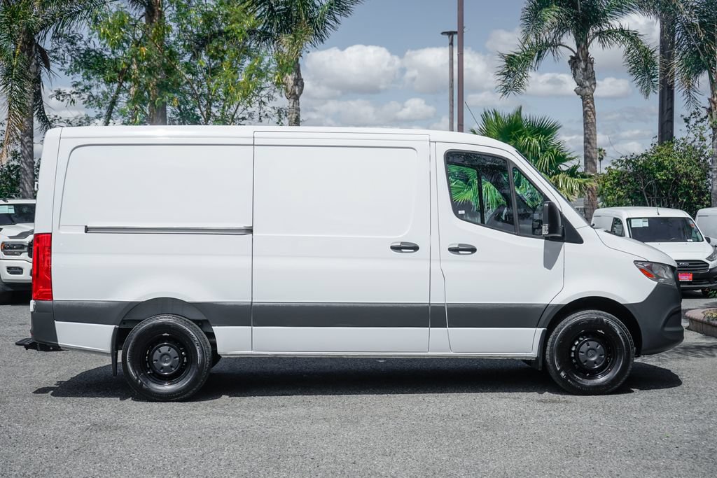 Used 2024 Mercedes-Benz Sprinter 2500 image 11