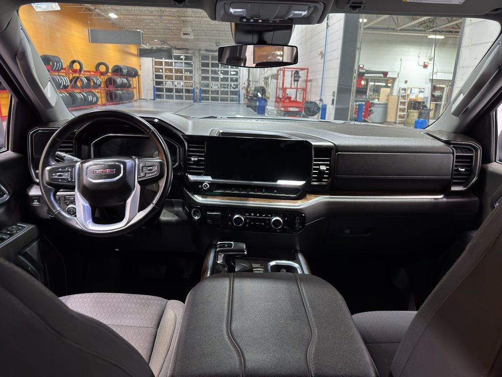 Used 2025 GMC Sierra 1500 Elevation w/ LPO, Elevation Black Package image 17