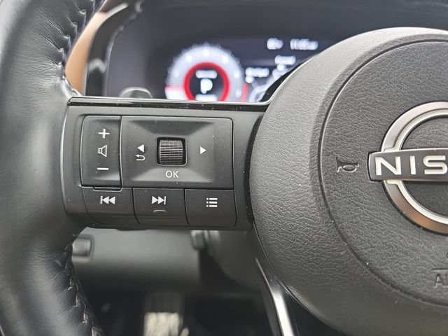 Used 2022 Nissan Pathfinder Platinum w/ Cargo Package FWD image 17