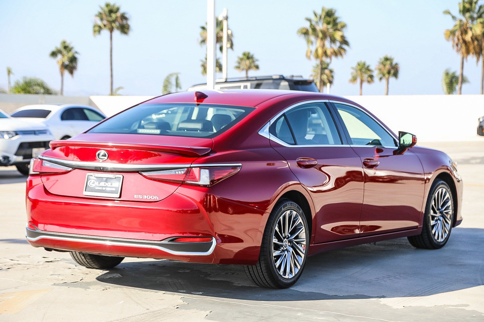 Used 2024 Lexus ES 300h w/ Accessory Package (Z2) FWD image 7