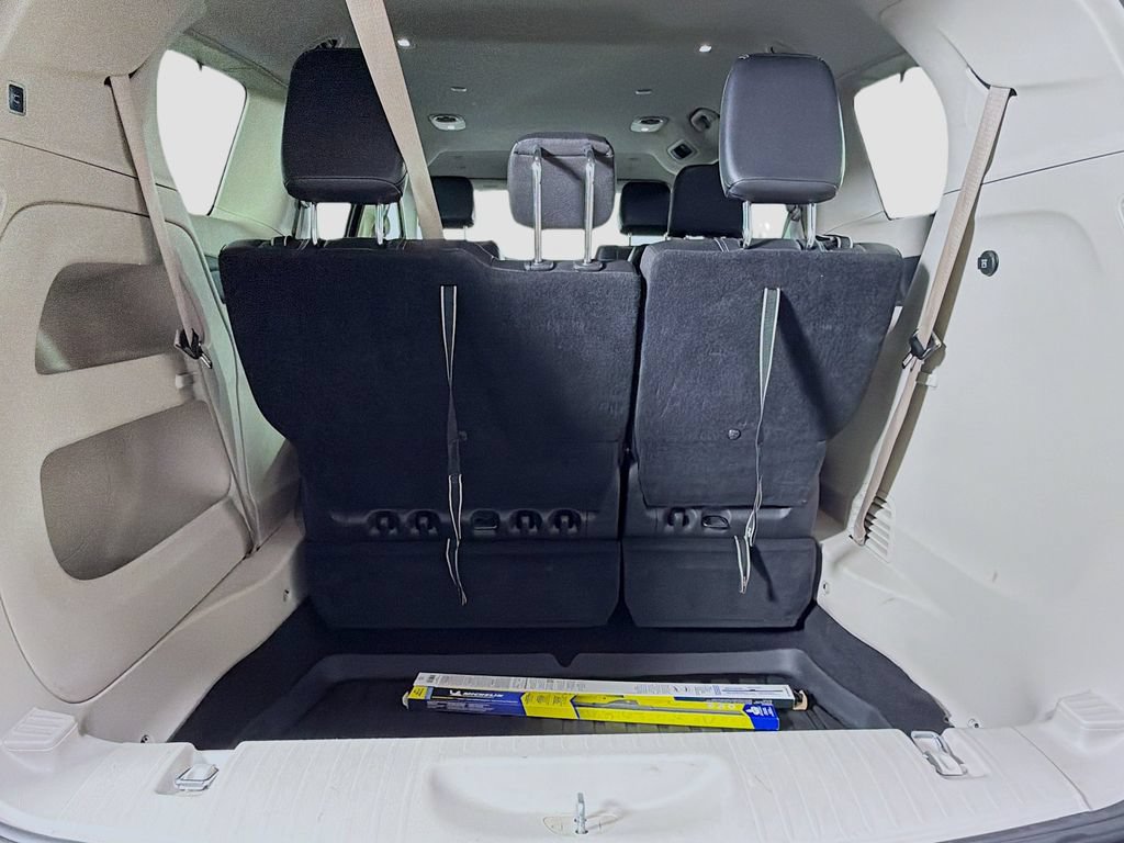 Used 2022 Chrysler Pacifica Touring-L FWD image 26