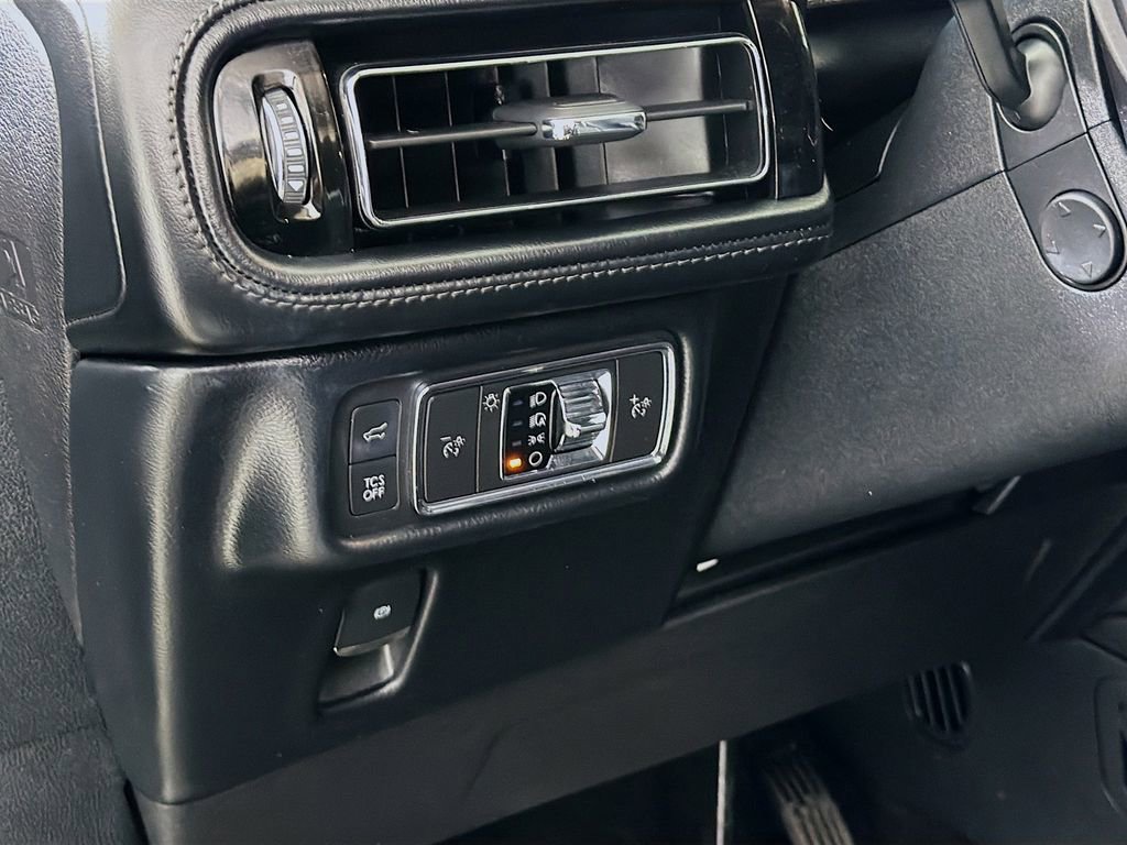 Used 2021 Lincoln Nautilus Reserve w/ Equipment Group 201A image 12