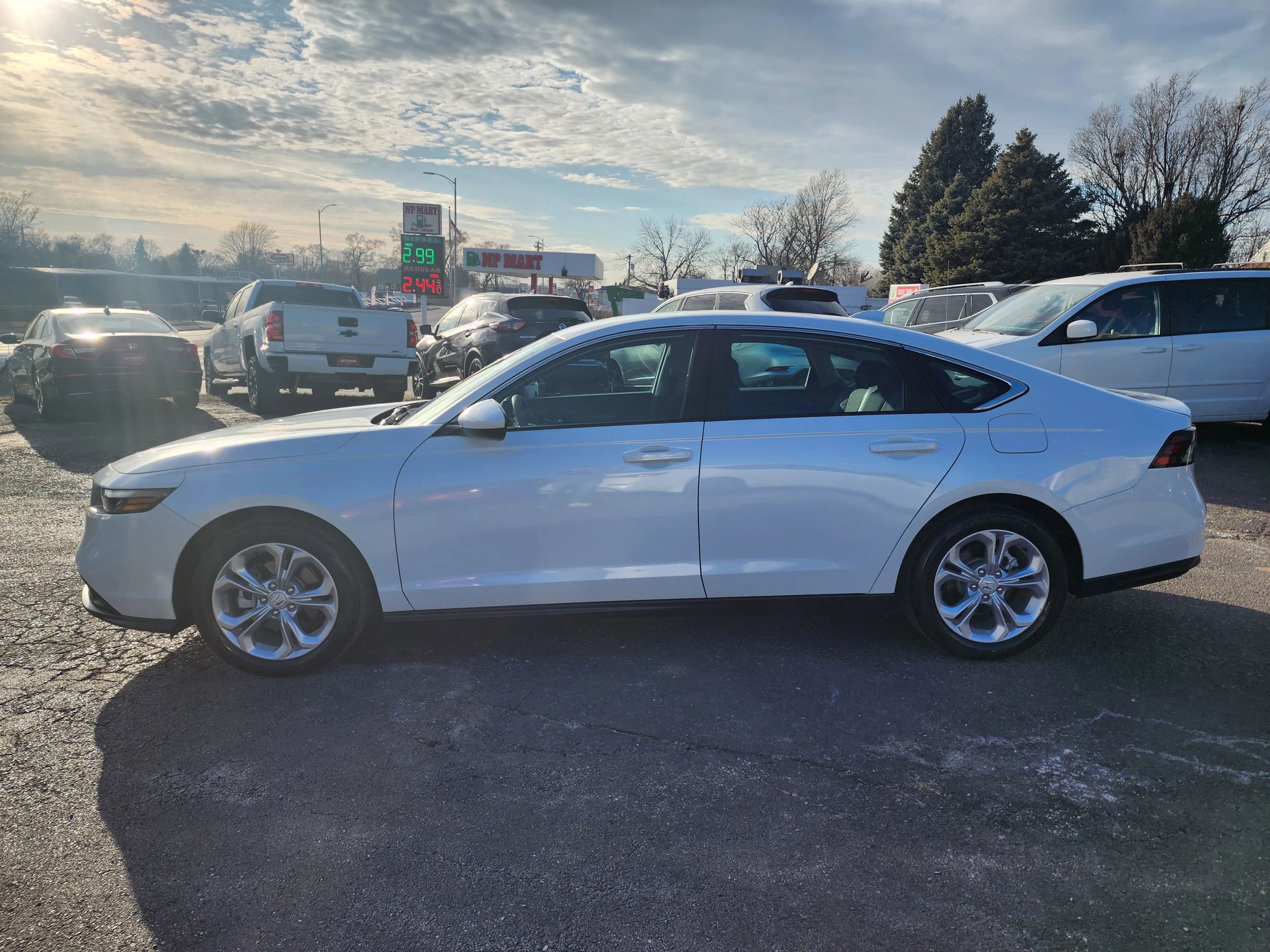 Used 2023 Honda Accord LX image 4