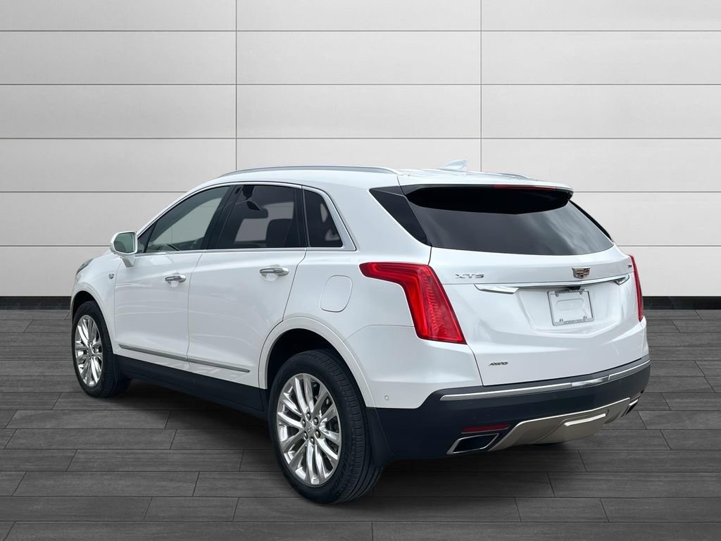 Used 2017 Cadillac XT5 Platinum w/ Driver Assist Package image 3