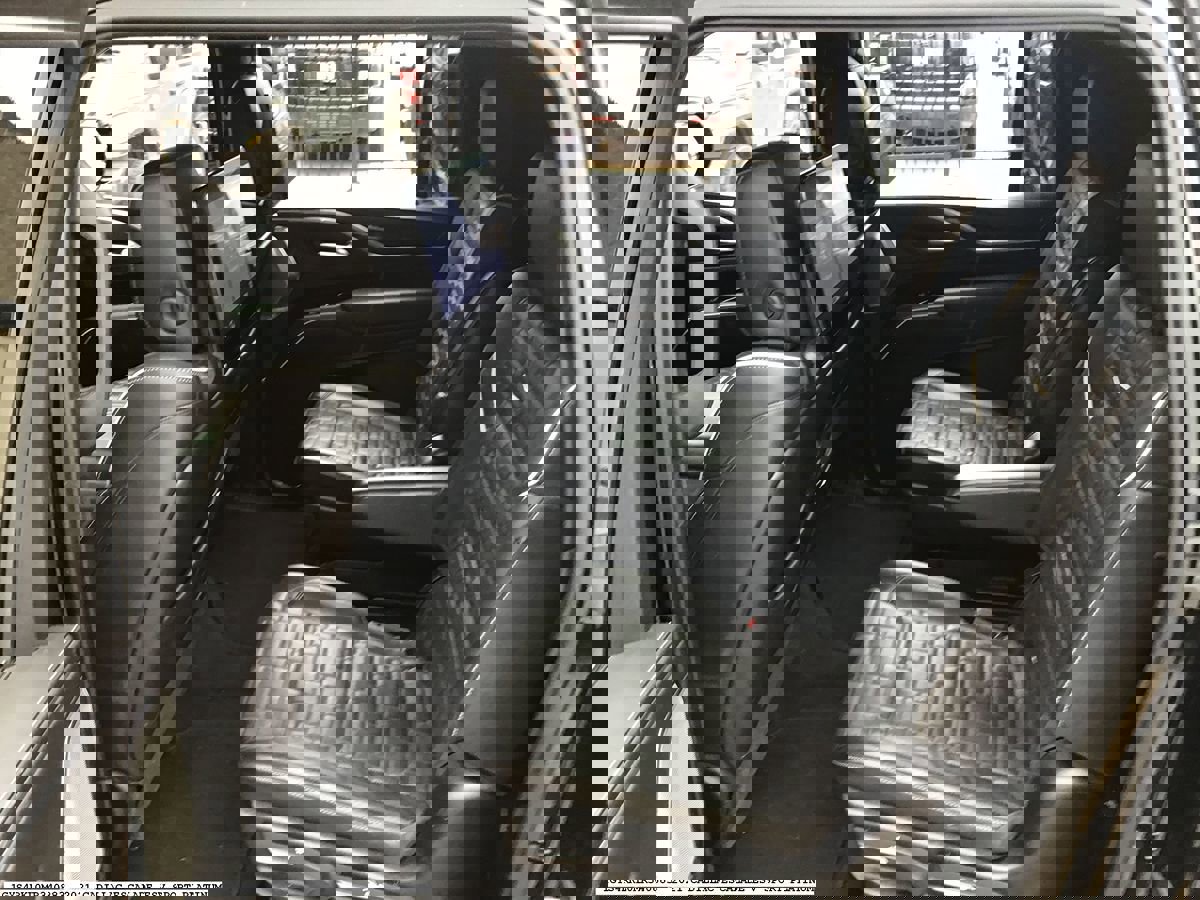 Used 2021 Cadillac Escalade ESV Sport Platinum image 13