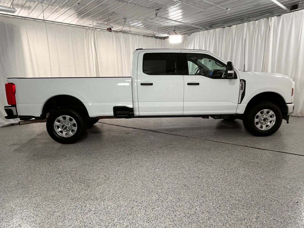 Used 2024 Ford F350 XLT w/ FX4 Off-Road Package AWD/4WD image 6