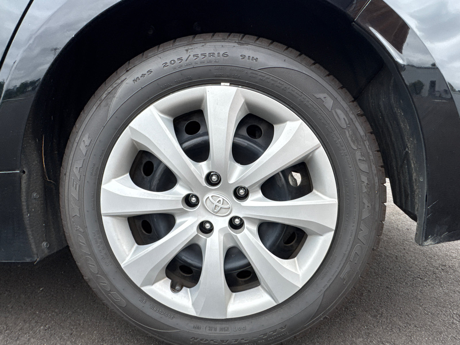 Used 2024 Toyota Corolla LE FWD image 16