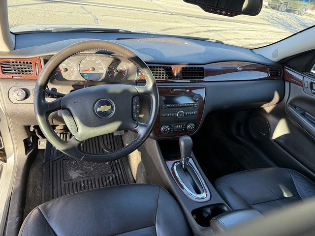 Used 2011 Chevrolet Impala LT w/ Luxury Edition Package image 11