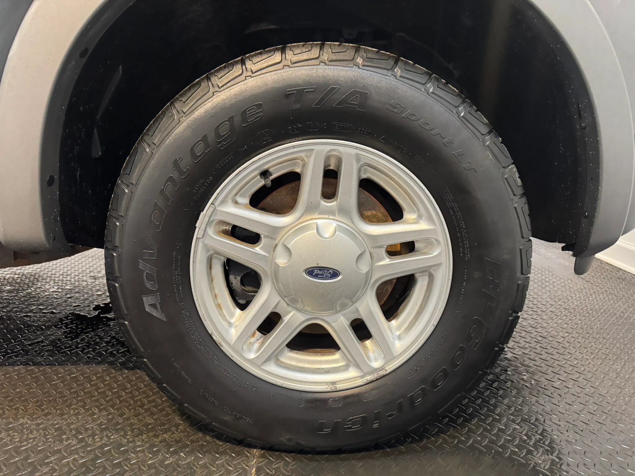 Used 2002 Ford Explorer XLS AWD/4WD image 27