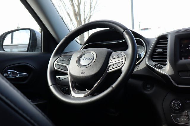 Used 2021 Jeep Cherokee Latitude Lux FWD image 38