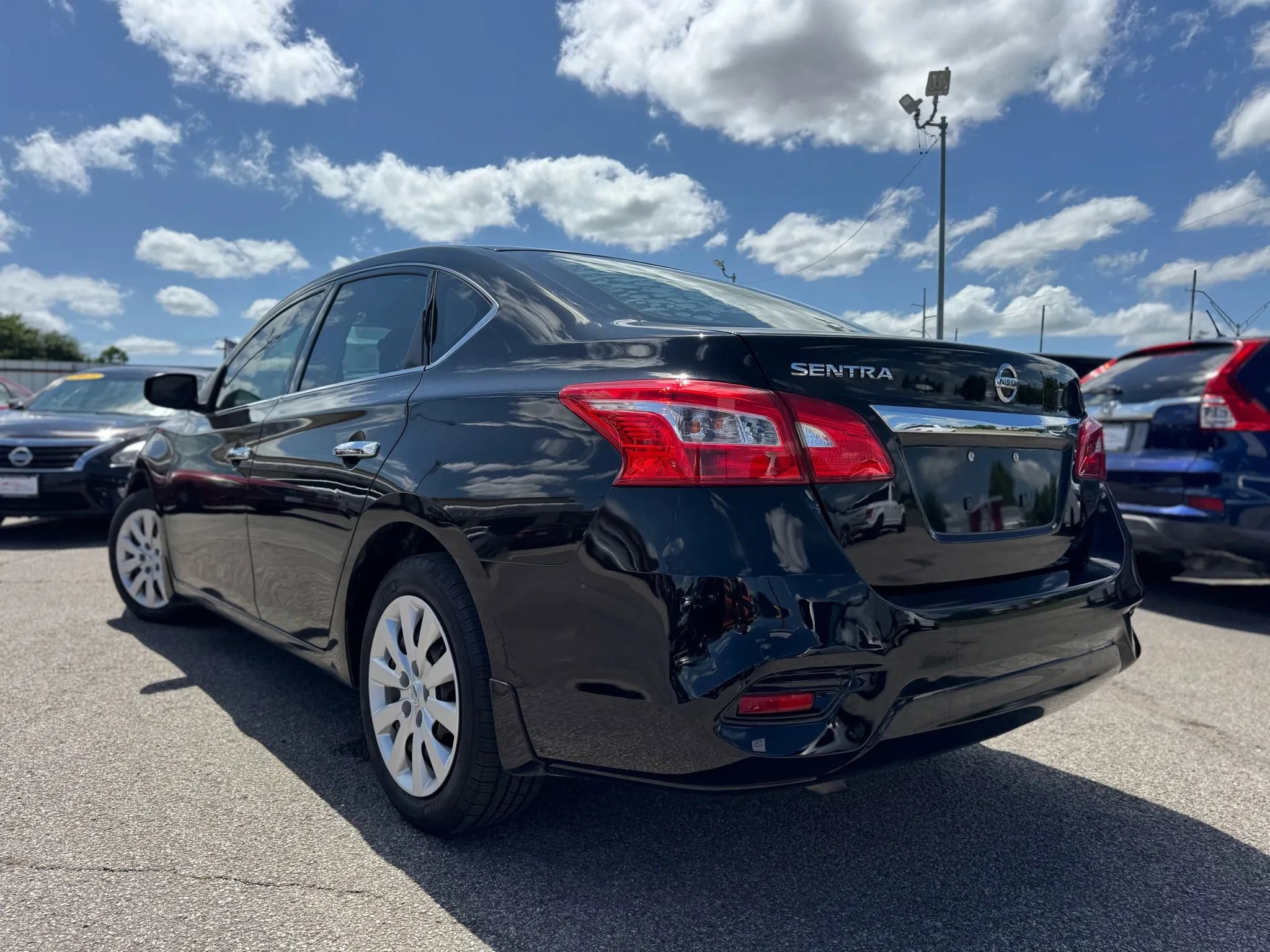 Used 2017 Nissan Sentra S image 4
