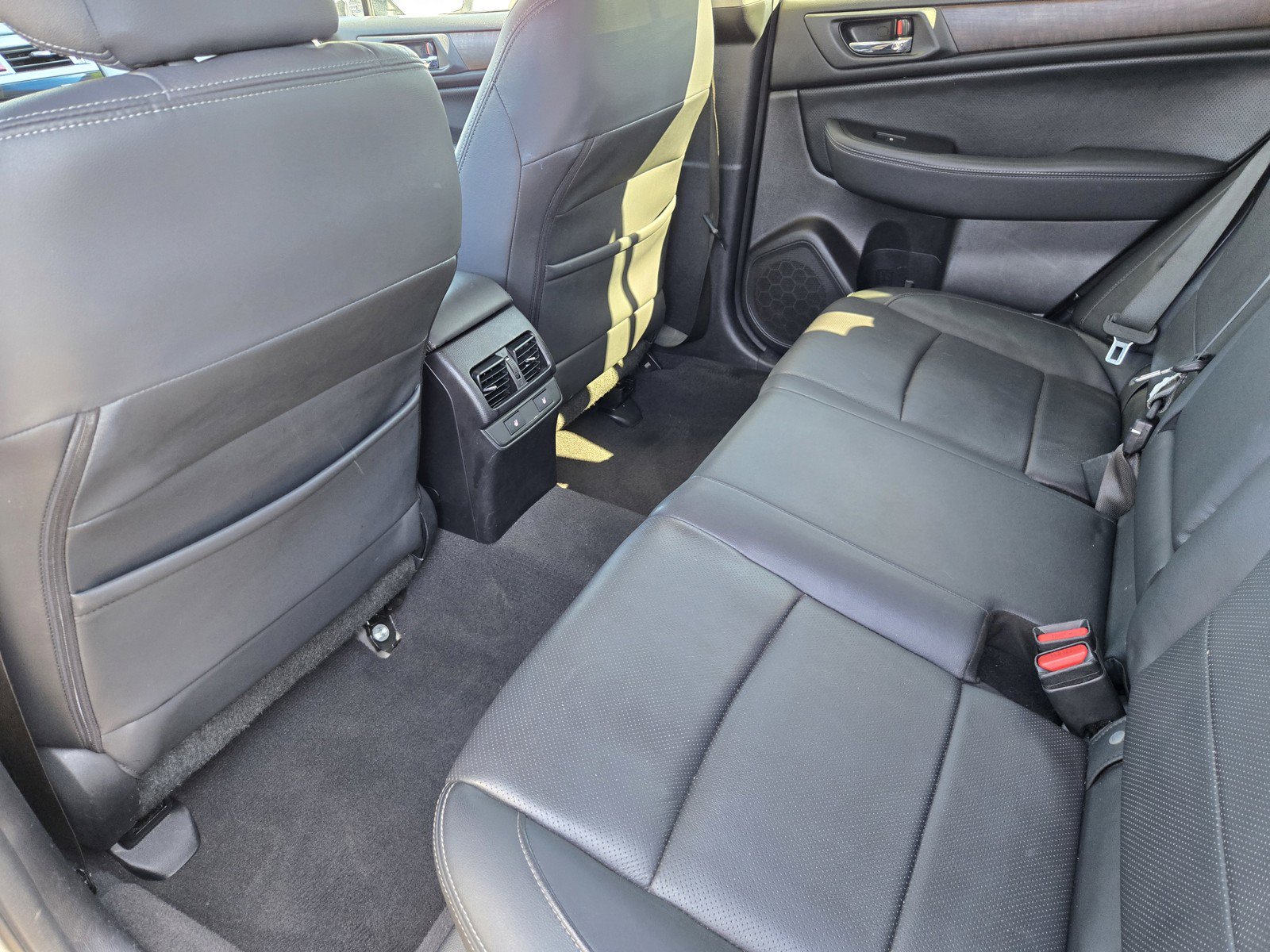 Used 2016 Subaru Outback 3.6R Limited AWD/4WD image 13