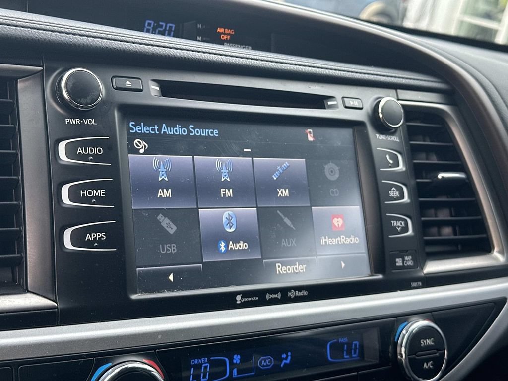 Used 2018 Toyota Highlander XLE AWD/4WD image 3
