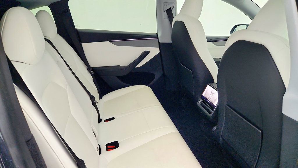 Used 2026 Tesla Model Y 2WD image 26