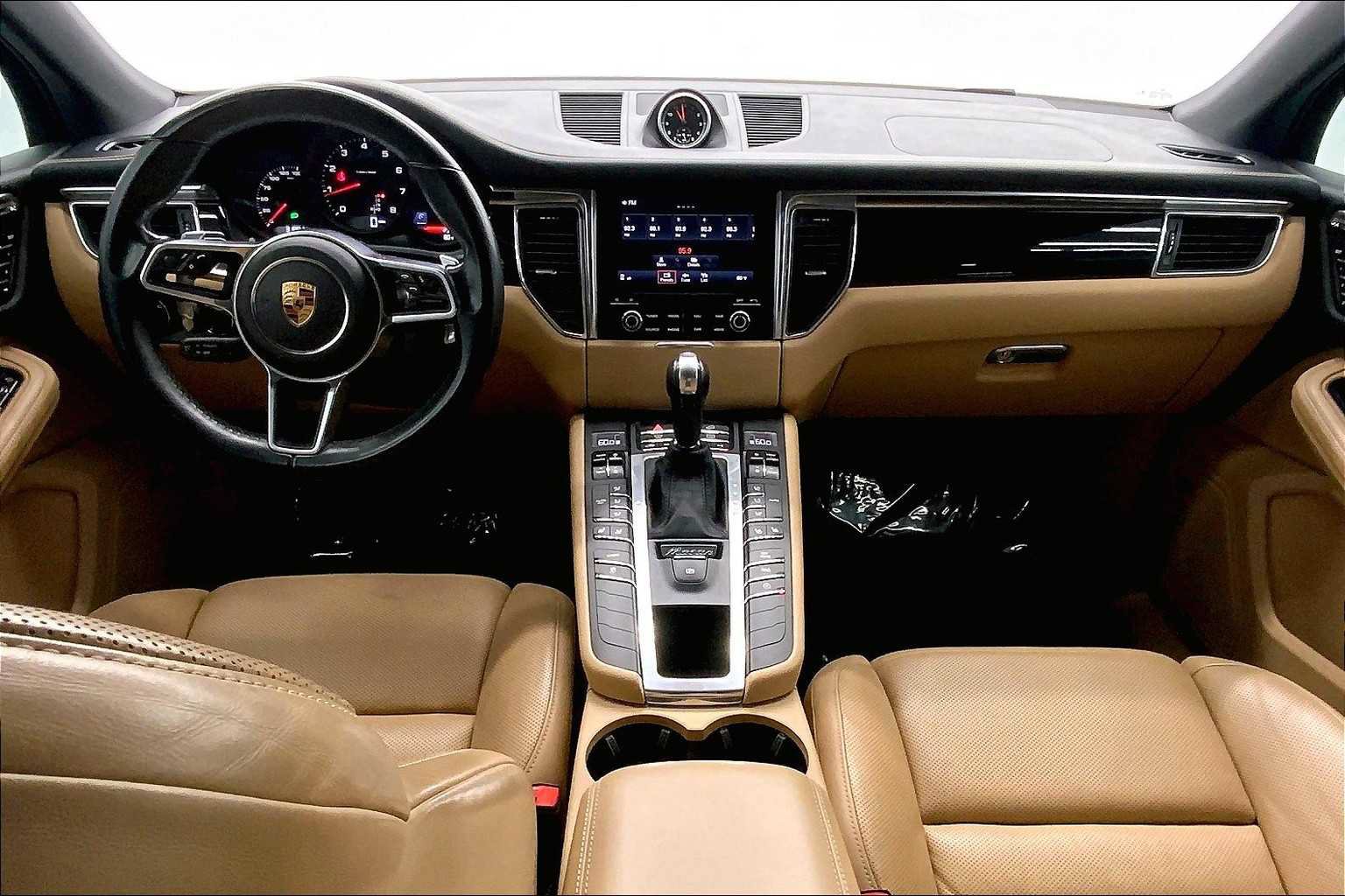 Used 2017 Porsche Macan AWD/4WD image 18