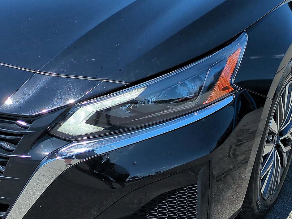 Used 2024 Nissan Altima 2.5 SV FWD image 9