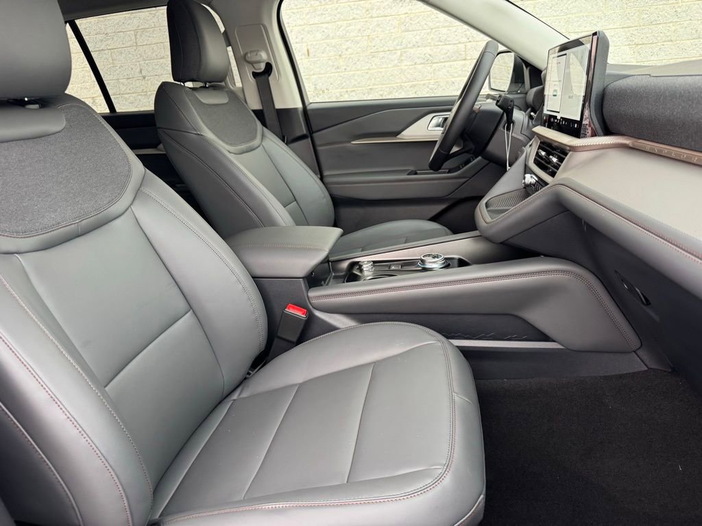 New 2026 Ford Explorer Active w/ Active Comfort Package image 17