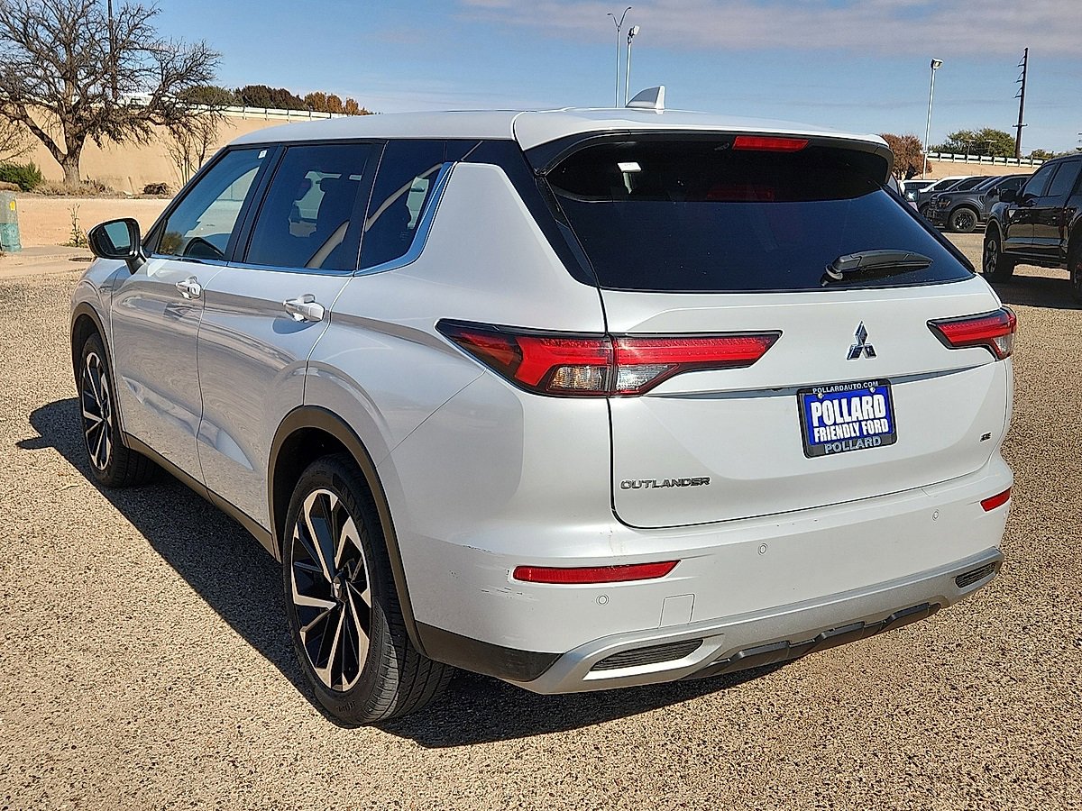 Used 2024 Mitsubishi Outlander FWD image 2