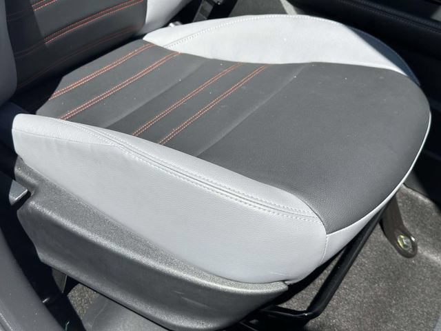 Used 2023 Nissan Kicks SR w/ SR Premium Package FWD image 10