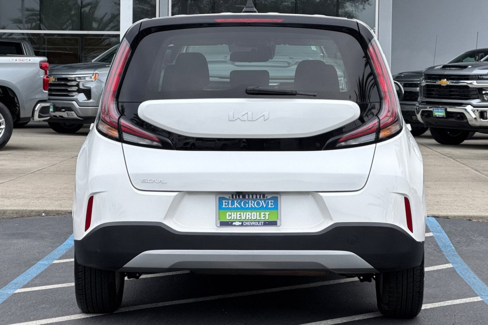 Used 2023 Kia Soul LX w/ LX Technology Package image 4