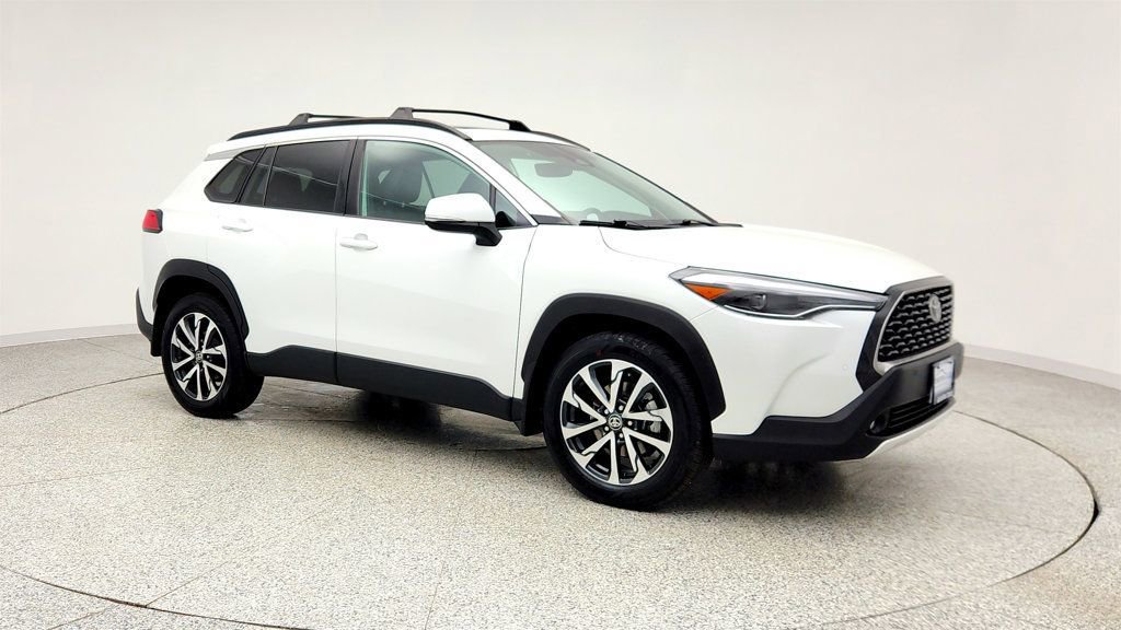 Used 2024 Toyota Corolla Cross XLE w/ Convenience Package image 3