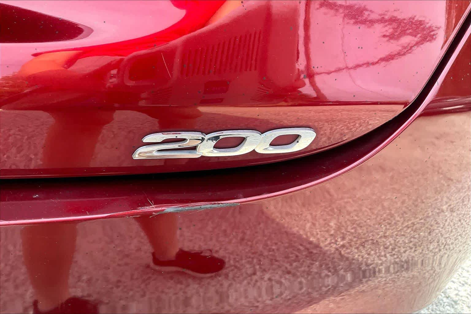 Used 2015 Chrysler 200 Limited w/ Convenience Group FWD image 10