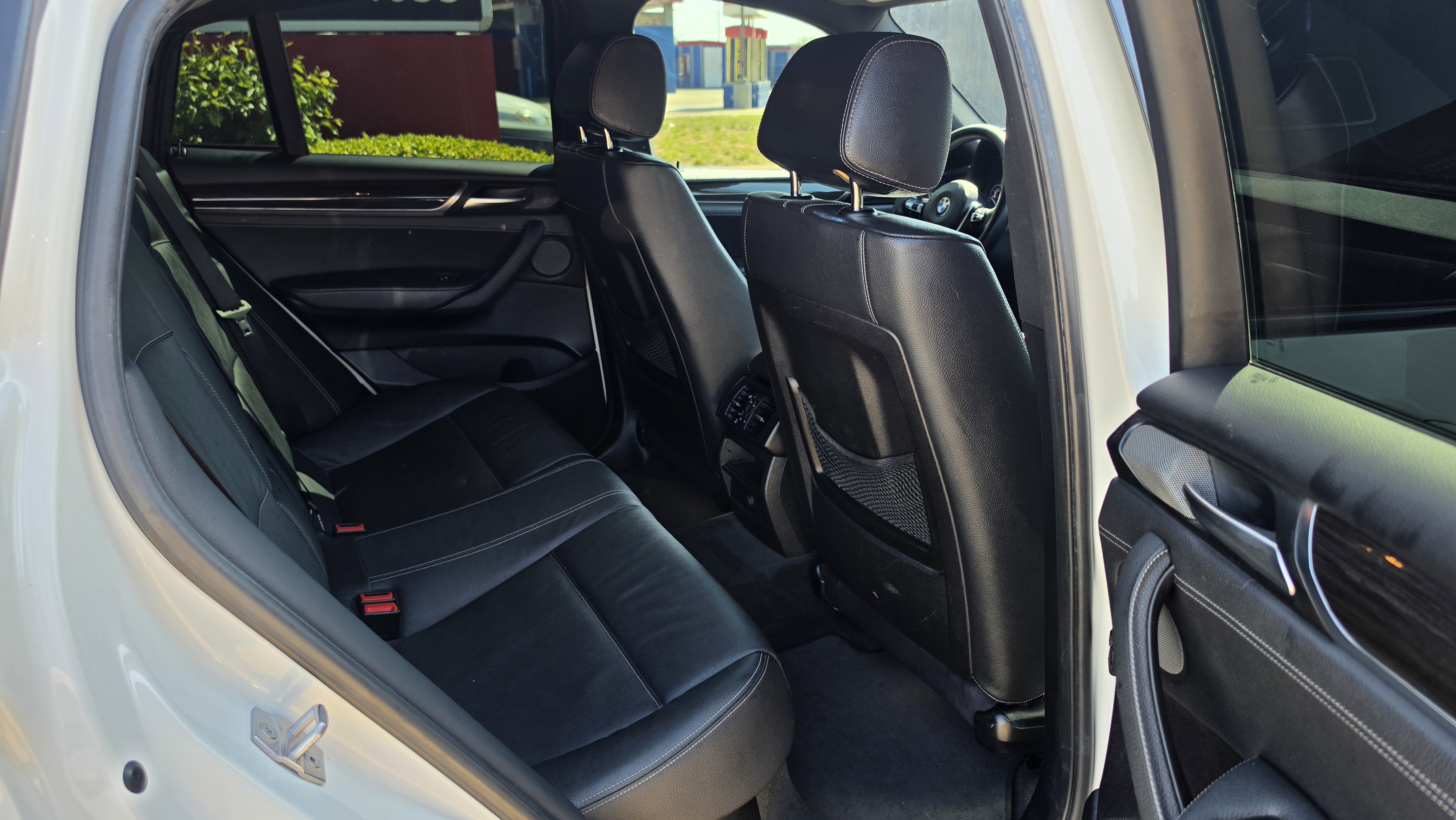 Used 2017 BMW X4 M40i image 29